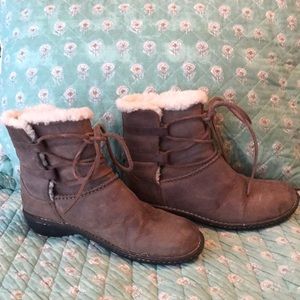 UGG boots- good condition, sheep wool lined
